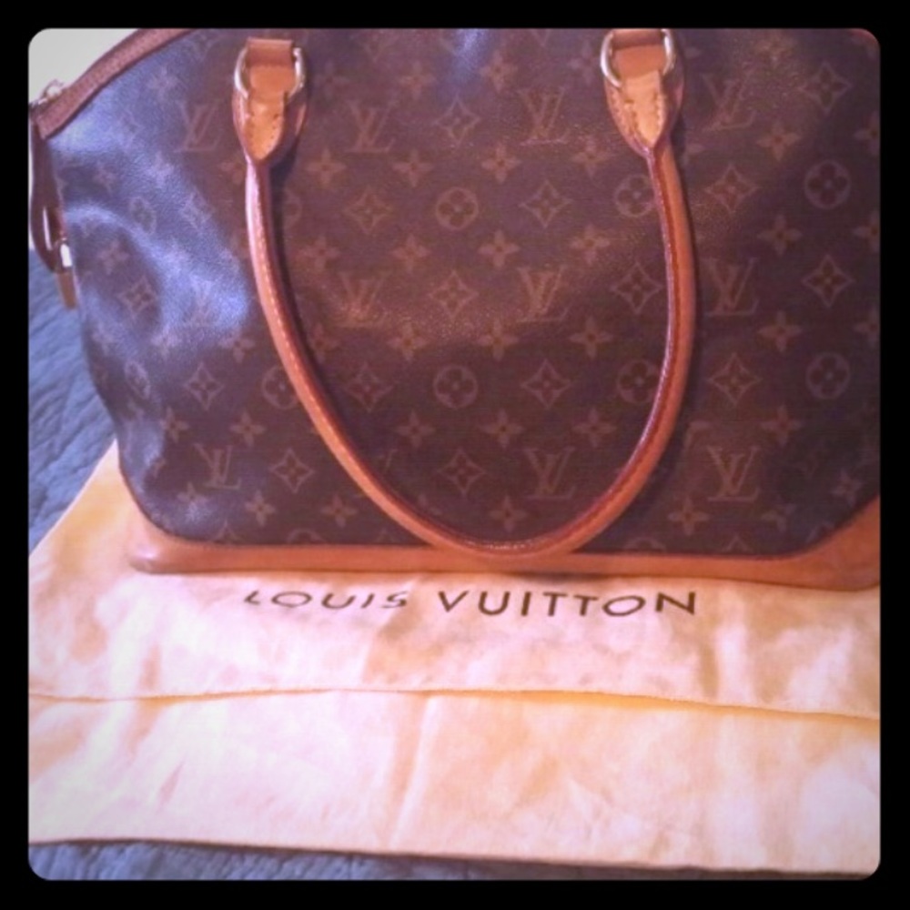 Louis Vuitton bag. 100% authentic